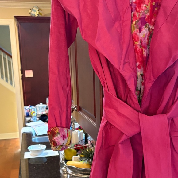 Mycra Pac Poppy Women's Trench with Floral Lining - Picture 4 of 12